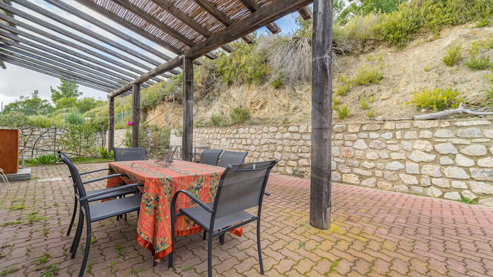 Villa La Collina Charme E Natura - Goelba Marmi